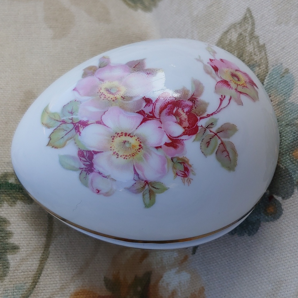 Vintage Gerold Porzellan Floral Egg Porcelain Trinket Box 3.5" X 2.5"